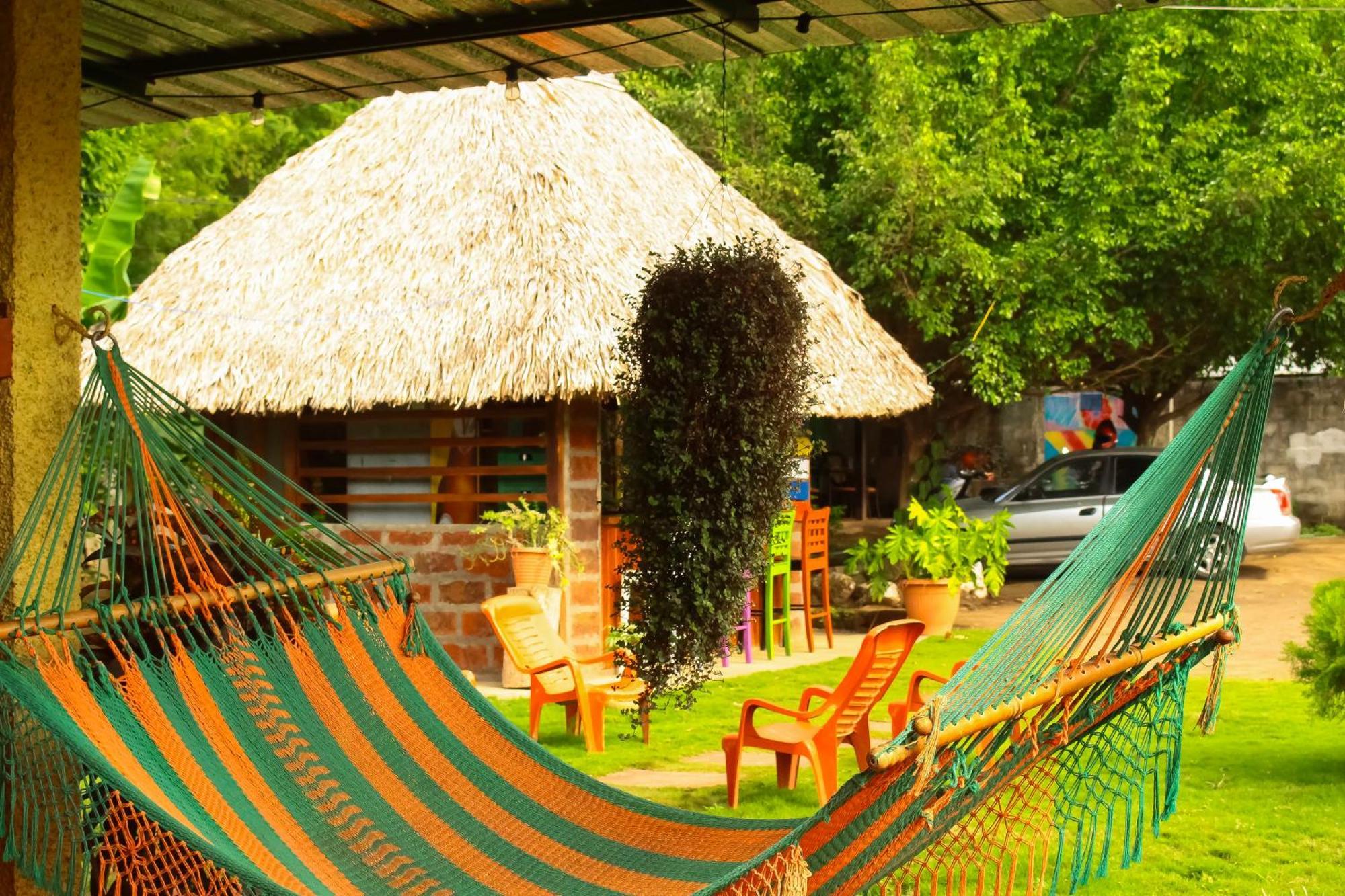 Отель Hostal Casa Mauro Мойогальпа Экстерьер фото